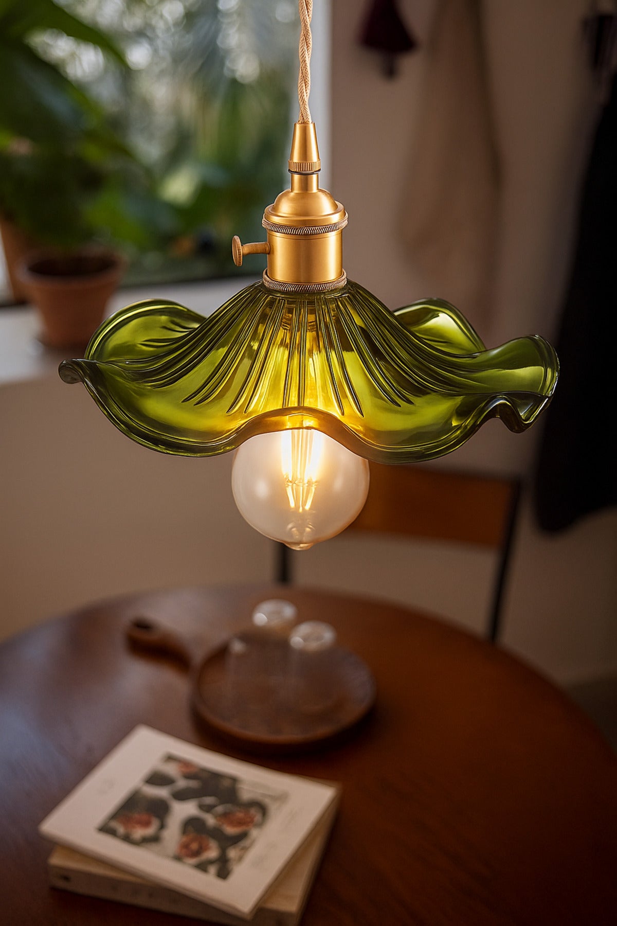 Alya Green Glass Classic 1-Light Pendant Light — view 4